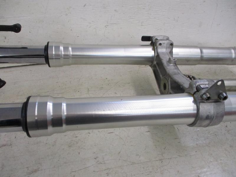 07 Kawasaki ZX6R Ninja P Forks Lower Triple Tree Axle Front 44071